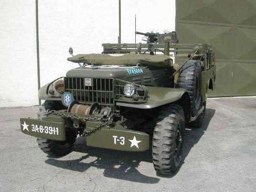 軍用車