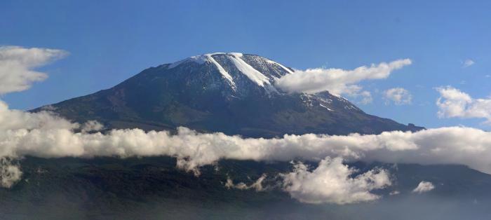  アフリカ最大の山の高さ