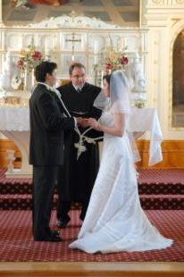 教会の結婚式：兆候、迷信