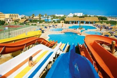 私は水のスライドでチュニジアのホテルに行く必要がありますか？